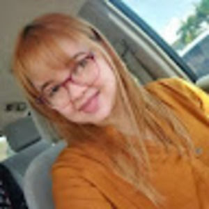 Meet your Posher, Lola